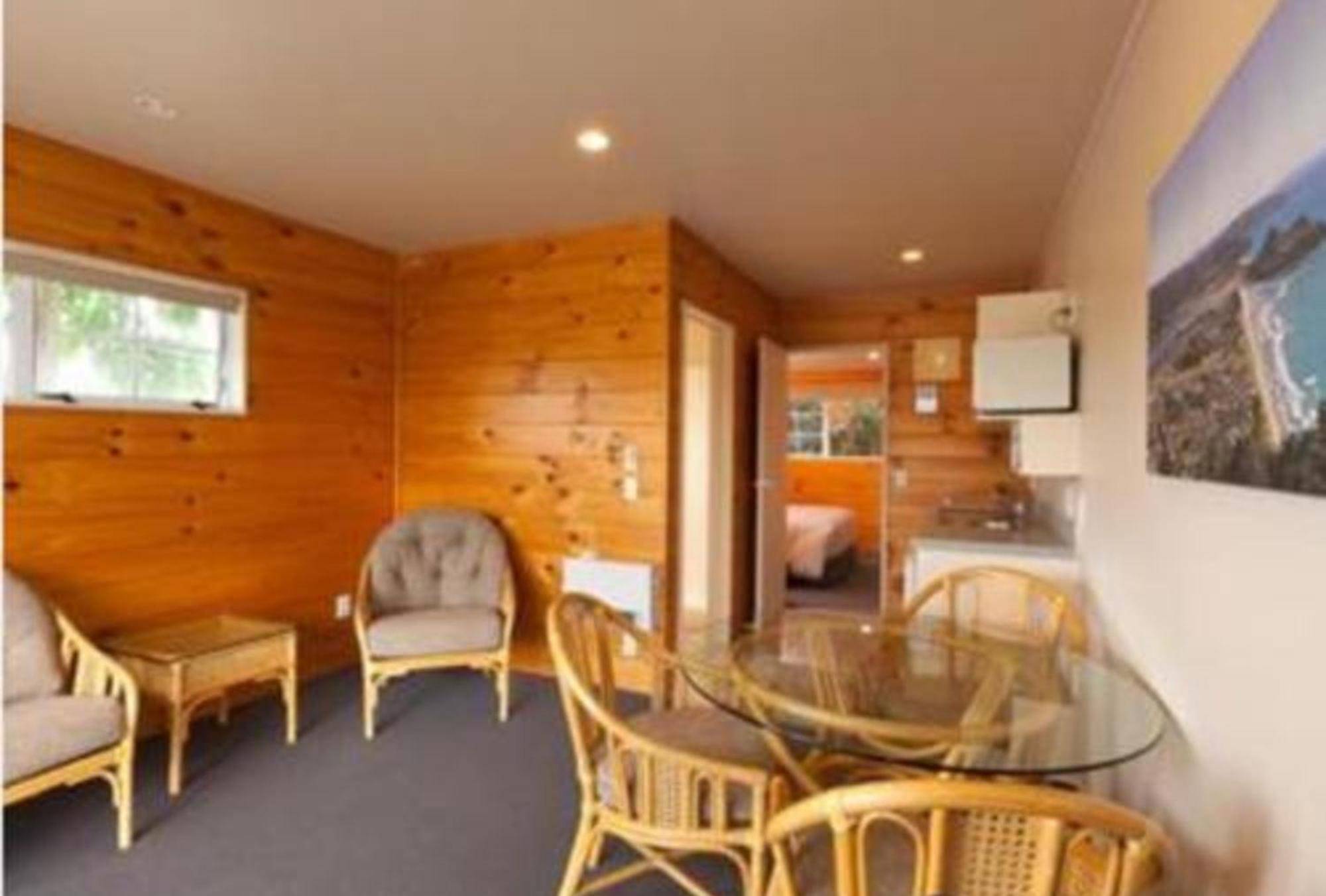 Pauanui Pines Motor Lodge Szoba fotó