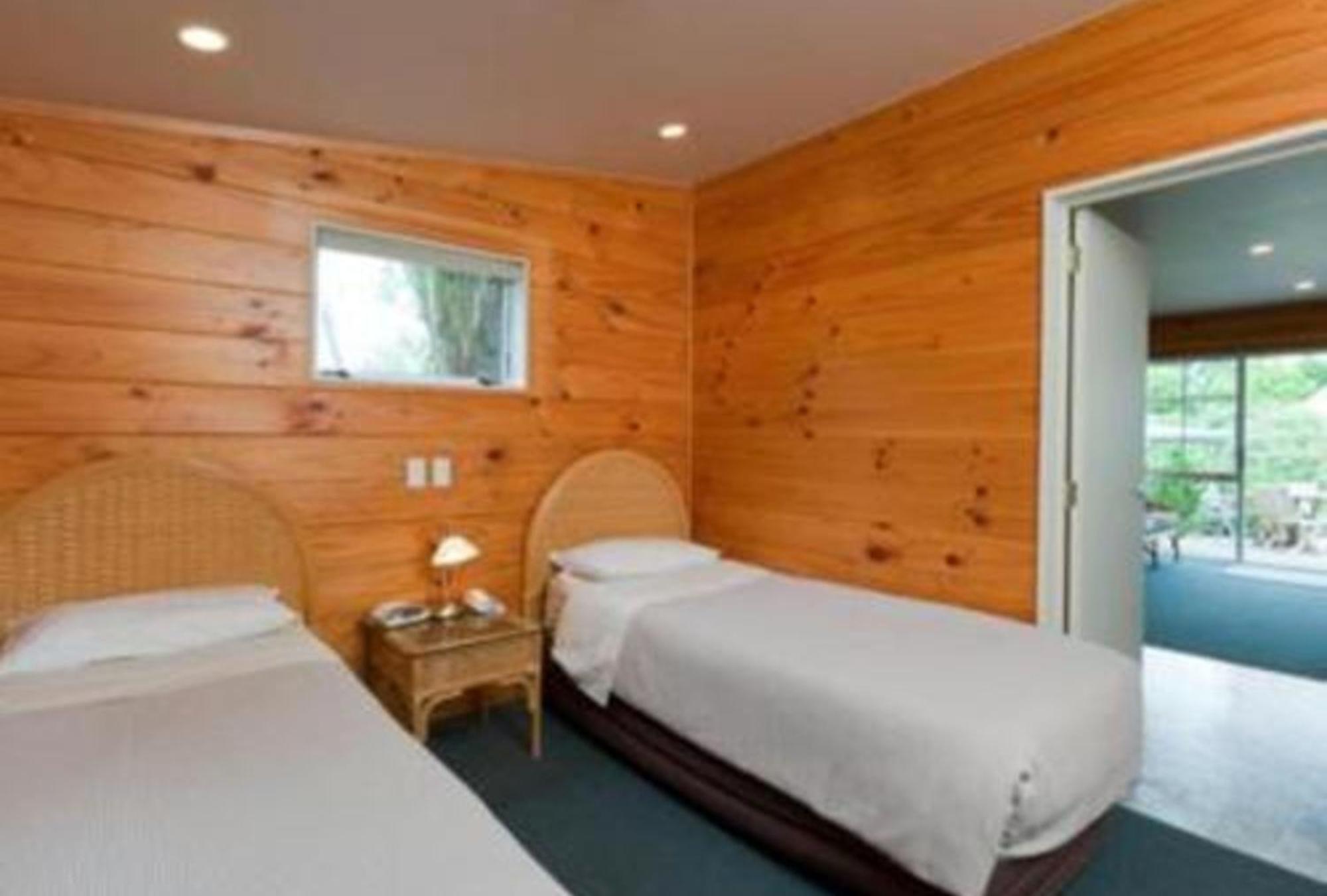 Pauanui Pines Motor Lodge Szoba fotó