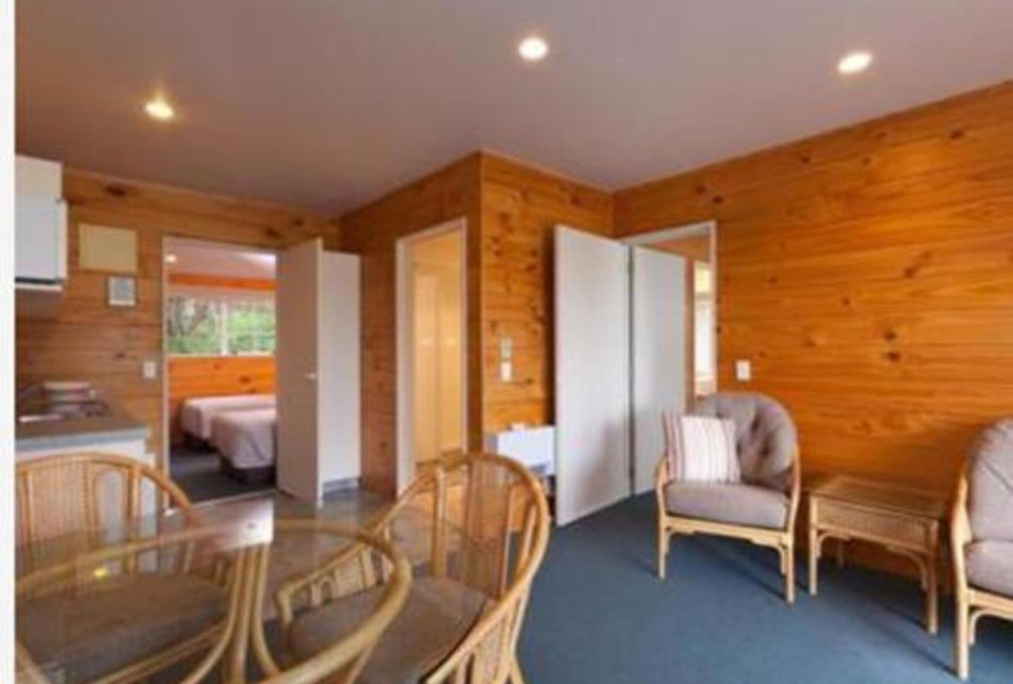 Pauanui Pines Motor Lodge Szoba fotó