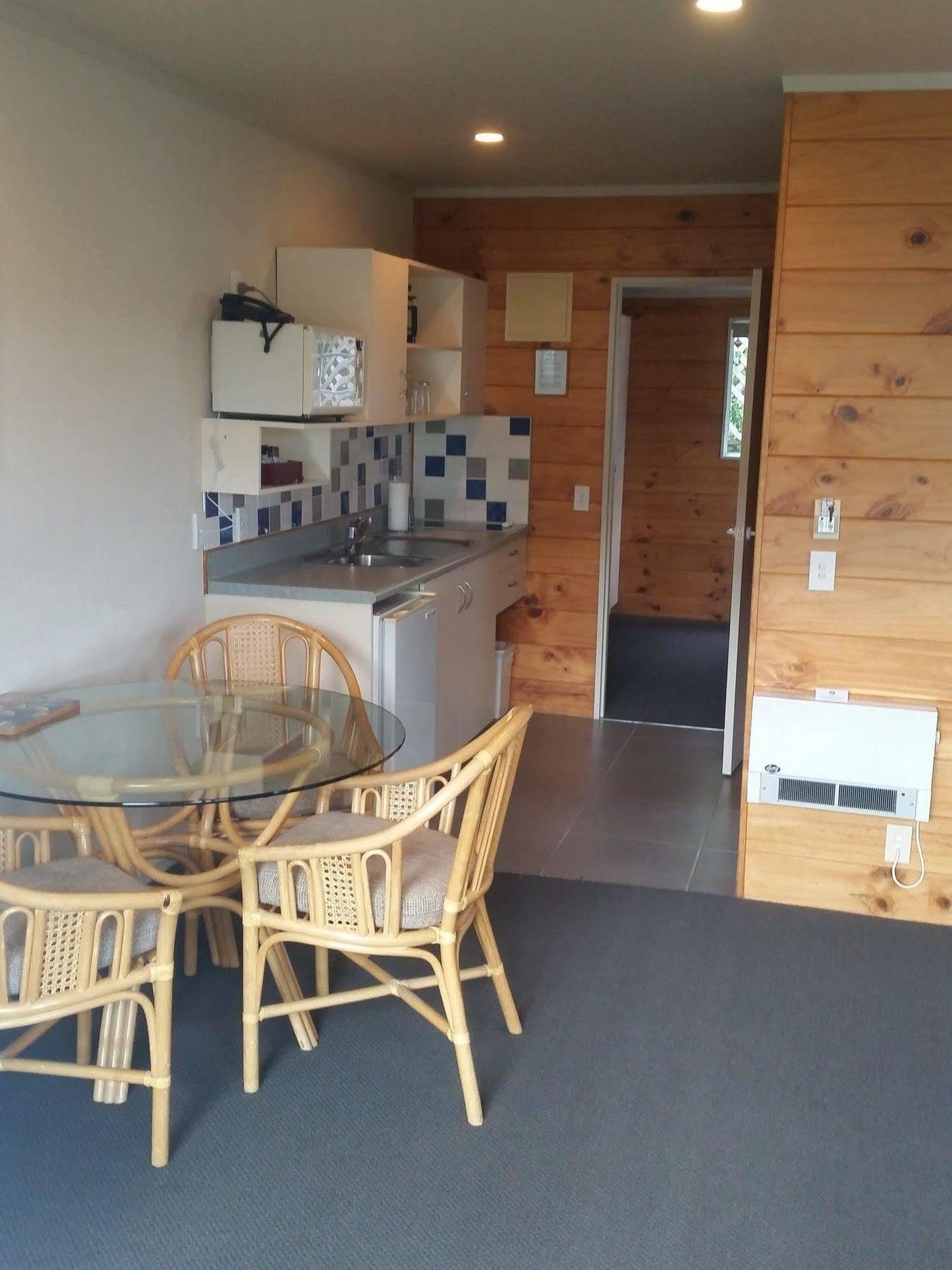 Pauanui Pines Motor Lodge Kültér fotó