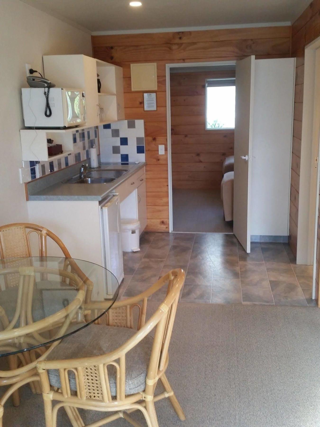 Pauanui Pines Motor Lodge Kültér fotó