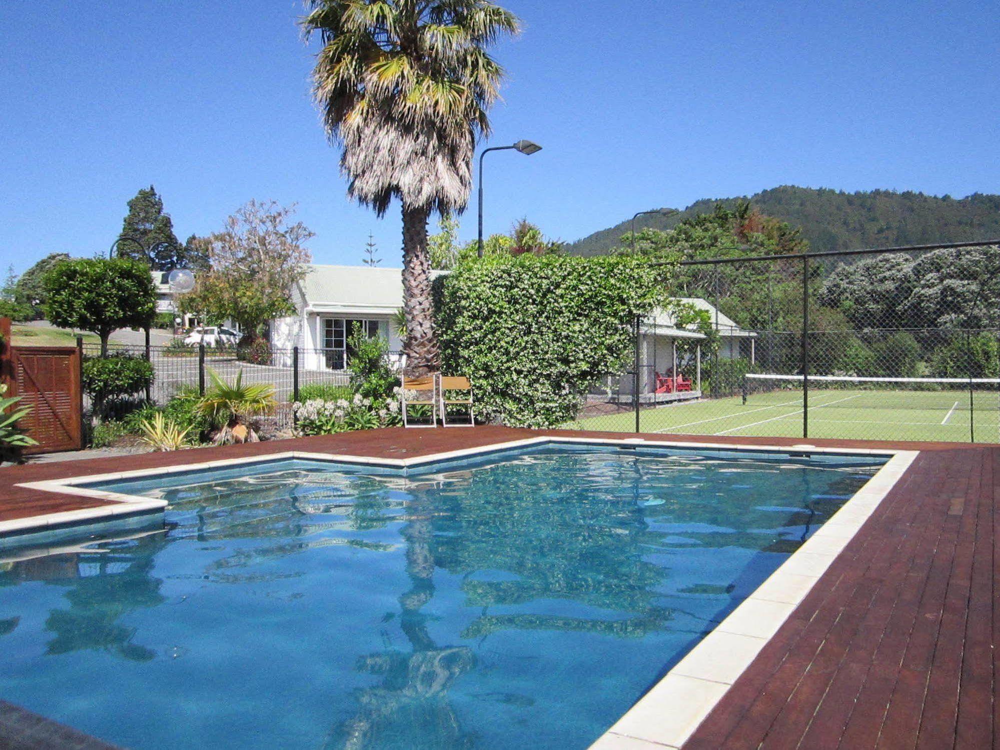 Pauanui Pines Motor Lodge Kültér fotó