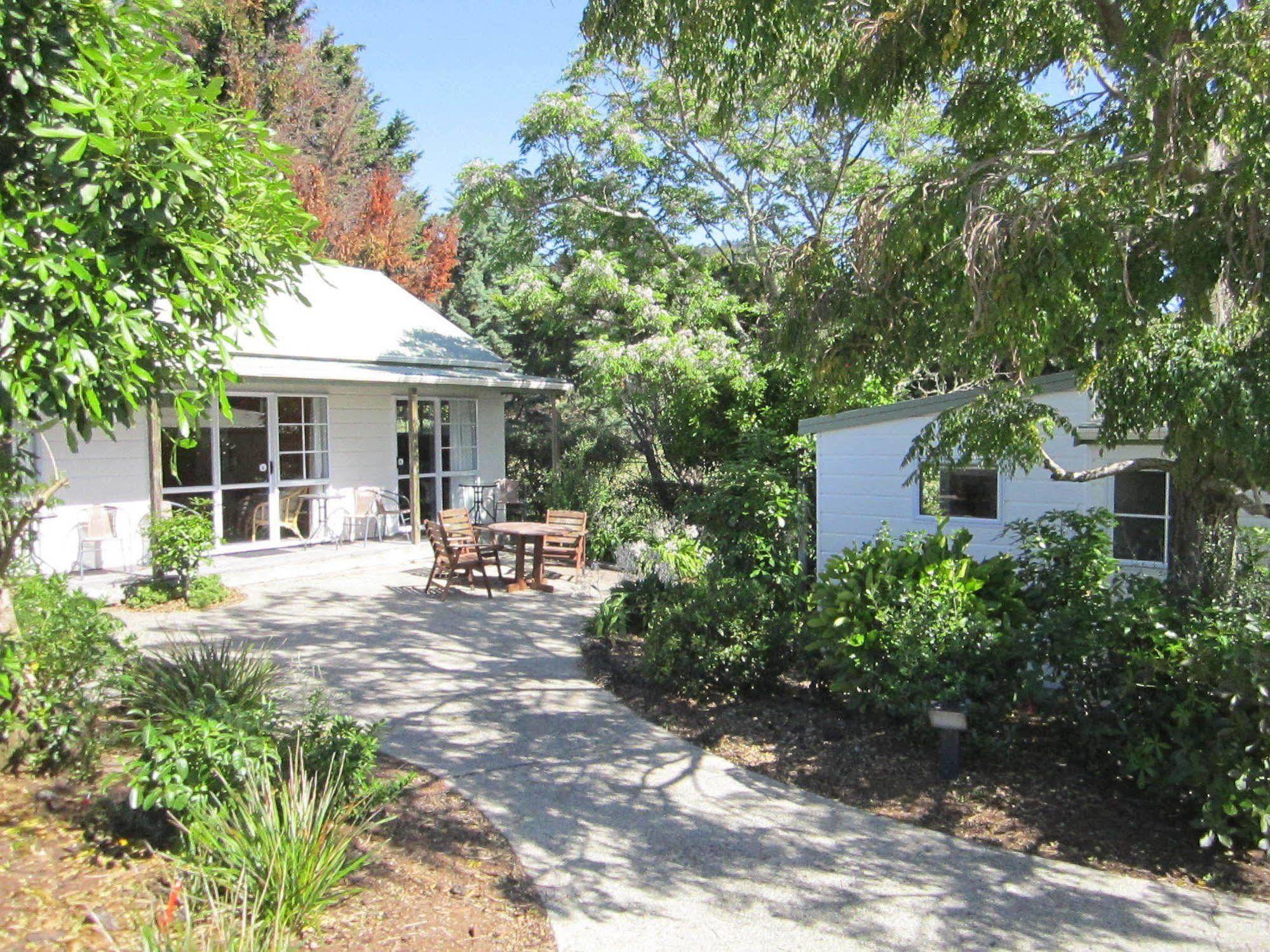 Pauanui Pines Motor Lodge Kültér fotó