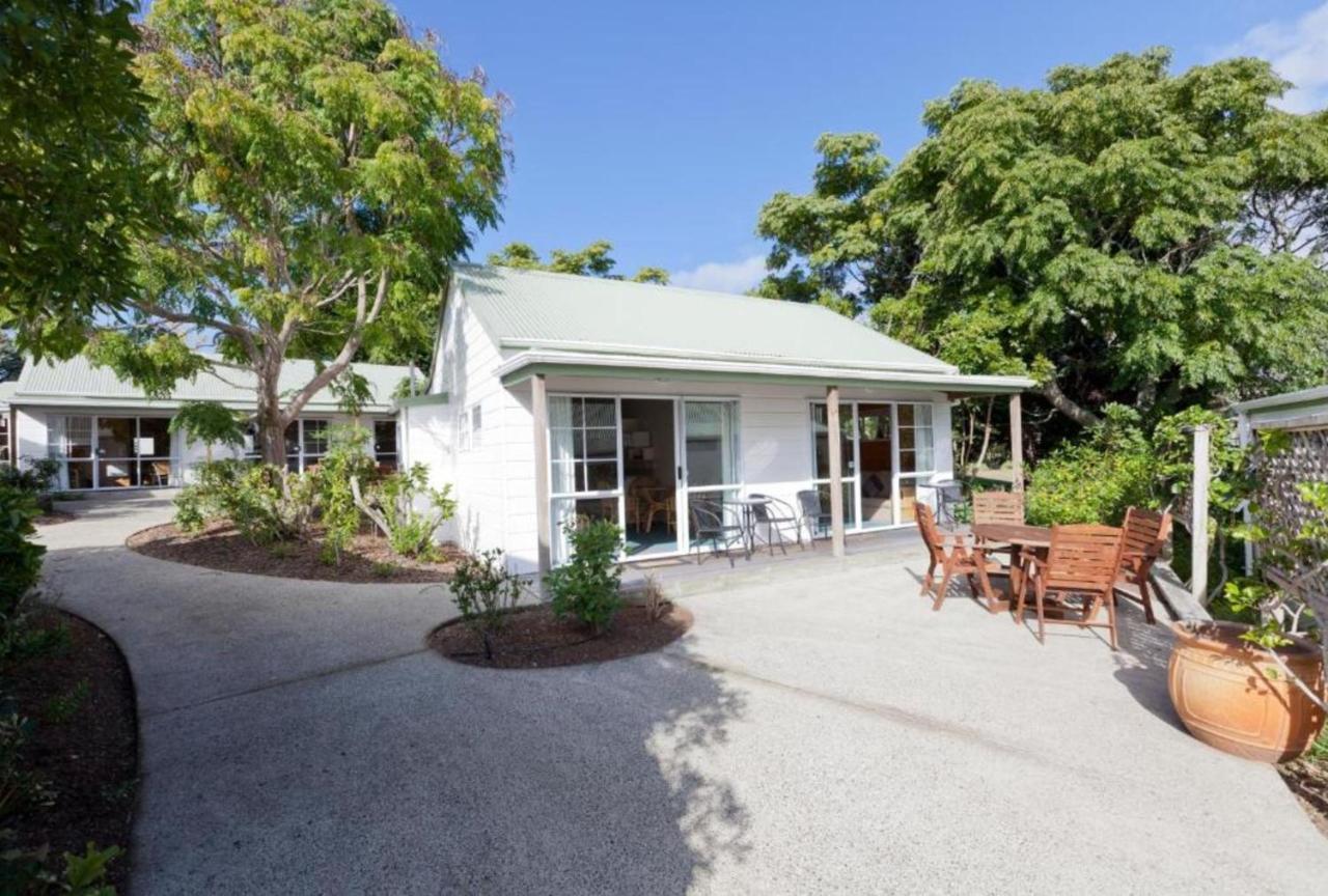 Pauanui Pines Motor Lodge Kültér fotó