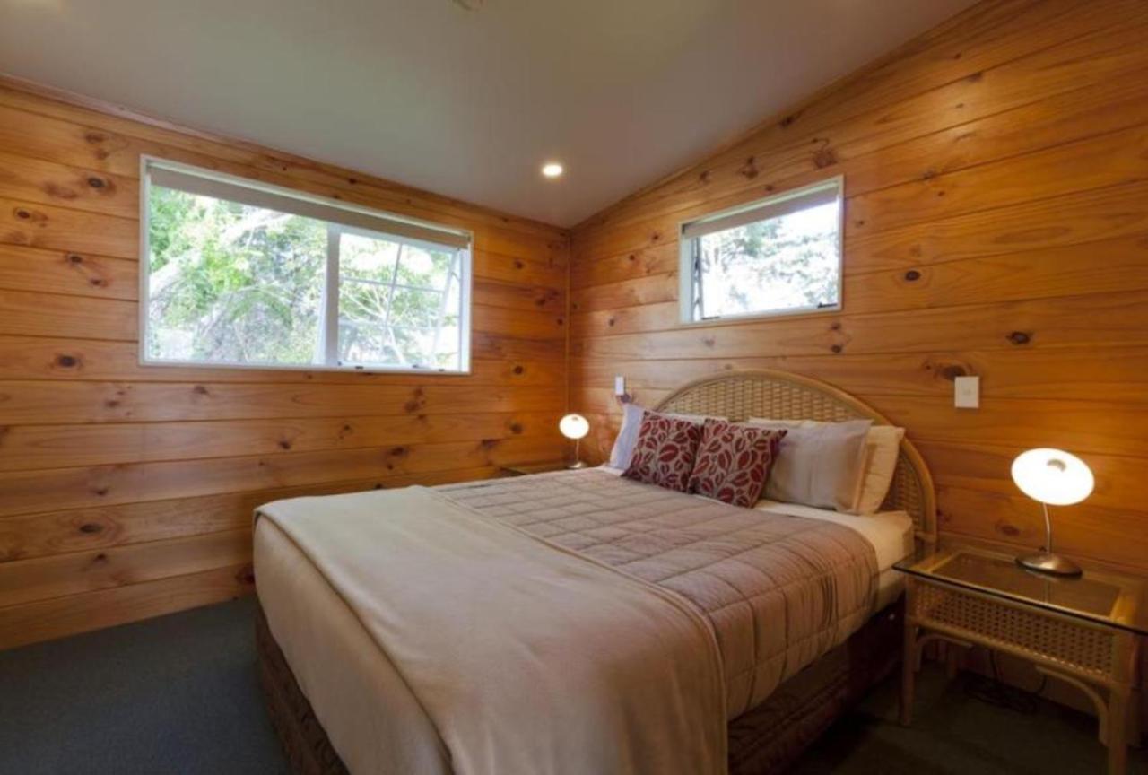 Pauanui Pines Motor Lodge Kültér fotó
